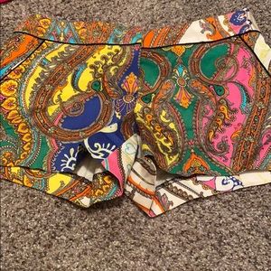 Fun printed shorts with pockets